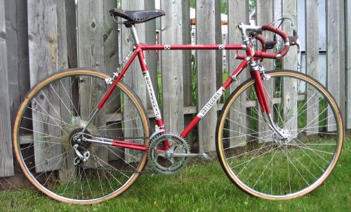 Elegant Italian steel frame